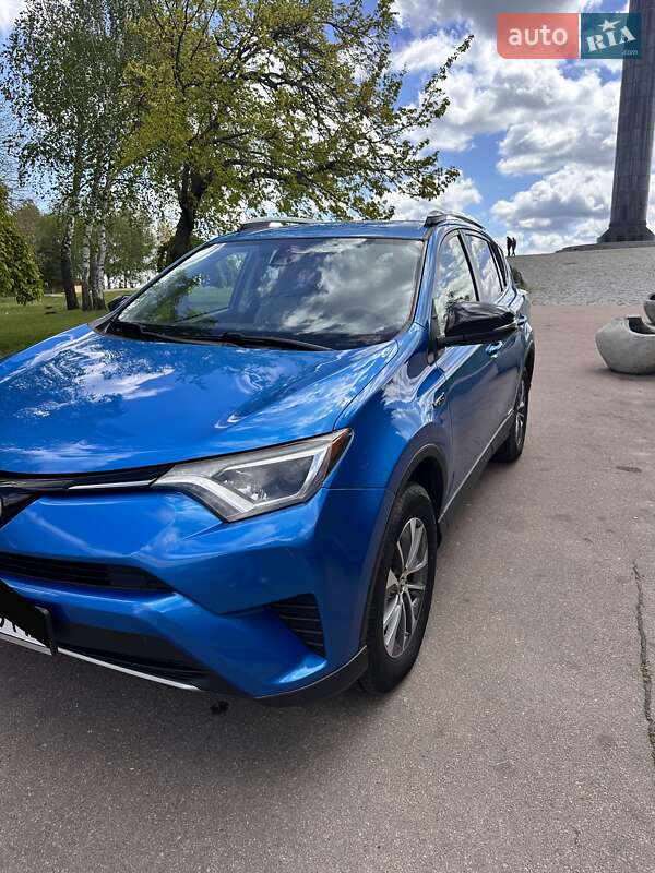 Позашляховик / Кросовер Toyota RAV4 2018 в Києві