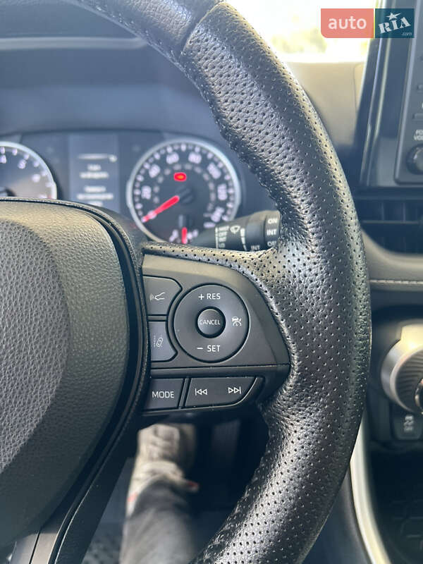 Внедорожник / Кроссовер Toyota RAV4 2021 в Николаеве