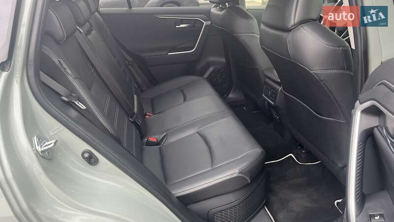 Позашляховик / Кросовер Toyota RAV4 2023 в Києві
