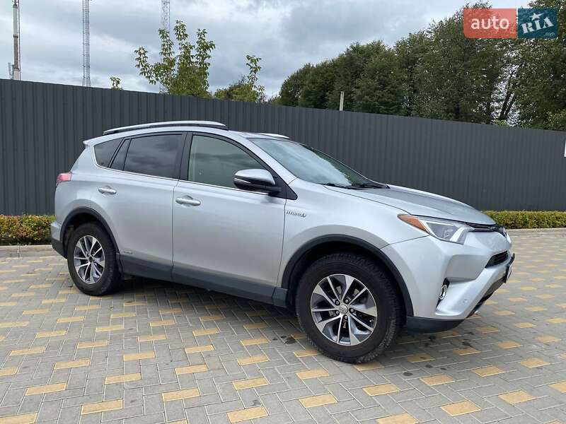 Внедорожник / Кроссовер Toyota RAV4 2016 в Виннице
