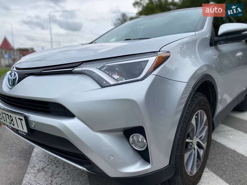 Внедорожник / Кроссовер Toyota RAV4 2016 в Виннице