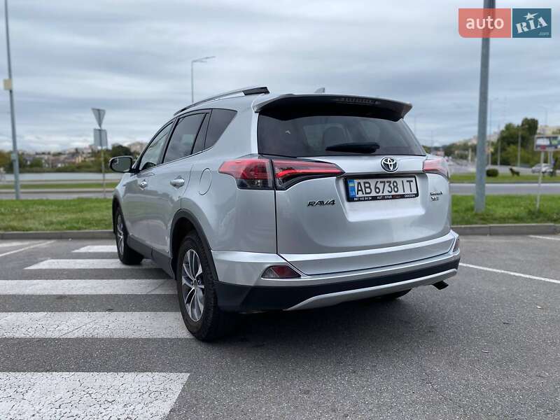 Внедорожник / Кроссовер Toyota RAV4 2016 в Виннице