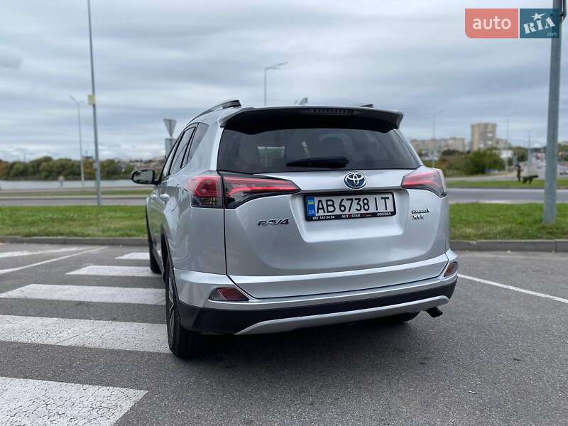 Внедорожник / Кроссовер Toyota RAV4 2016 в Виннице
