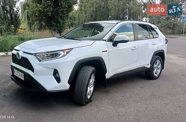 Внедорожник / Кроссовер Toyota RAV4 2020 в Чубинском