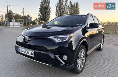 Внедорожник / Кроссовер Toyota RAV4 2017 в Черкассах