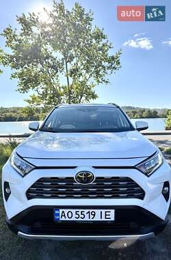 Внедорожник / Кроссовер Toyota RAV4 2020 в Киеве