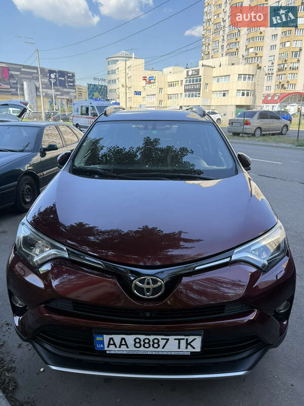 Позашляховик / Кросовер Toyota RAV4 2015 в Києві фото 2 Позашляховик / Кросовер Toyota RAV4 2015 в Києві