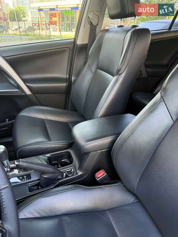 Позашляховик / Кросовер Toyota RAV4 2015 в Києві фото 9 Позашляховик / Кросовер Toyota RAV4 2015 в Києві