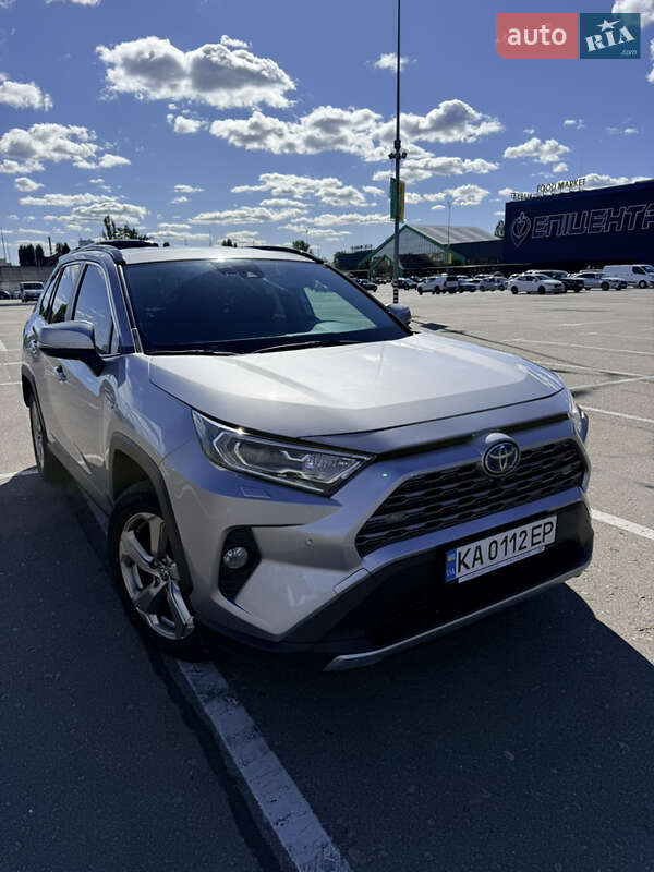 Toyota RAV4 2021