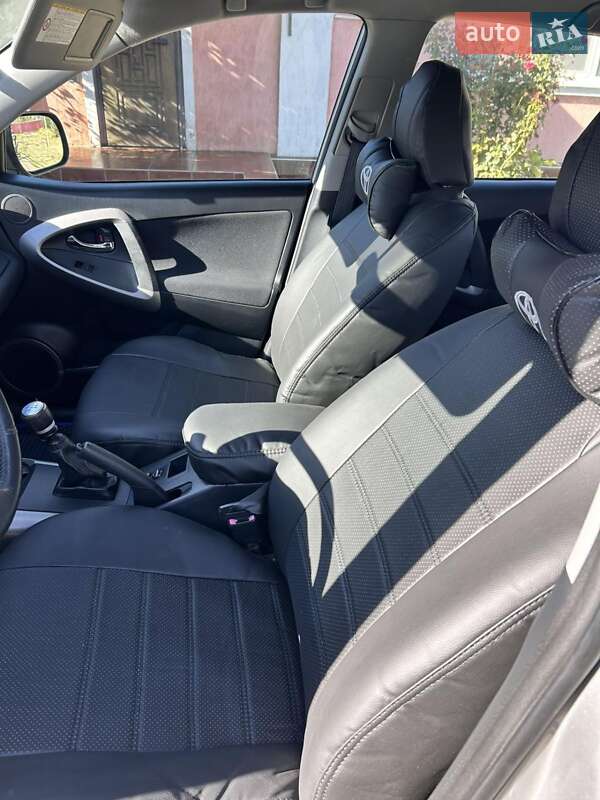 Внедорожник / Кроссовер Toyota RAV4 2005 в Золотоноше фото 6 Внедорожник / Кроссовер Toyota RAV4 2005 в Золотоноше