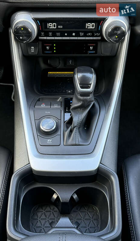 Внедорожник / Кроссовер Toyota RAV4 2020 в Виннице фото 16 Внедорожник / Кроссовер Toyota RAV4 2020 в Виннице