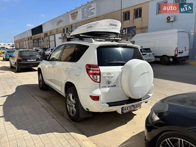 Внедорожник / Кроссовер Toyota RAV4 2009 в Харькове
