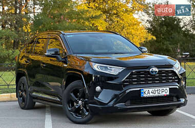 Внедорожник / Кроссовер Toyota RAV4 2020 в Киеве