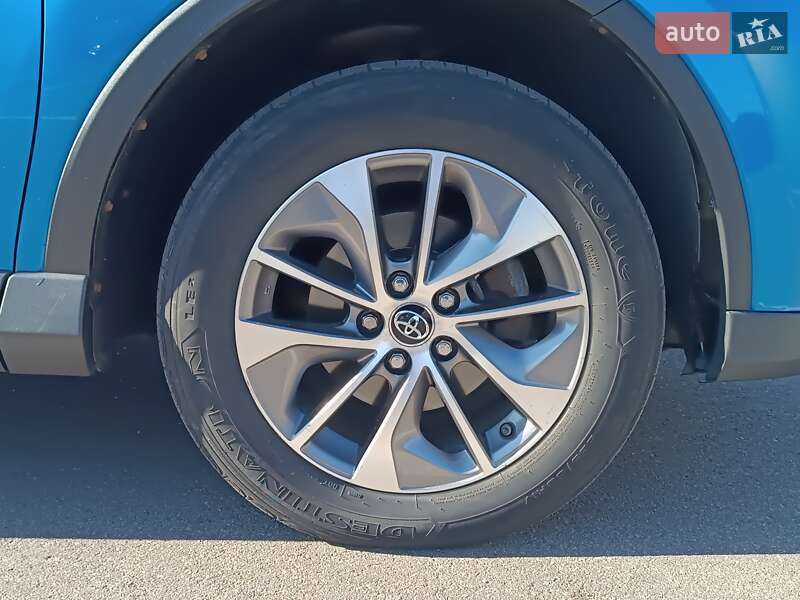 Позашляховик / Кросовер Toyota RAV4 2017 в Києві фото 33 Позашляховик / Кросовер Toyota RAV4 2017 в Києві