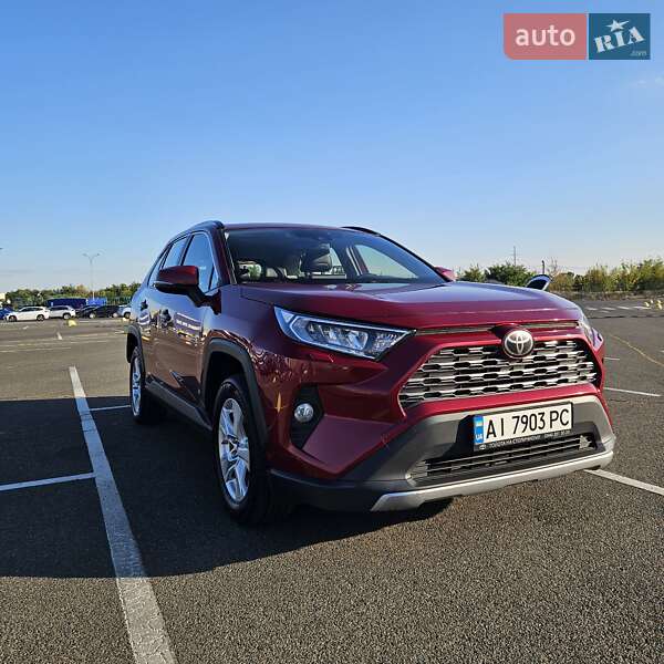 Позашляховик / Кросовер Toyota RAV4 2019 в Києві