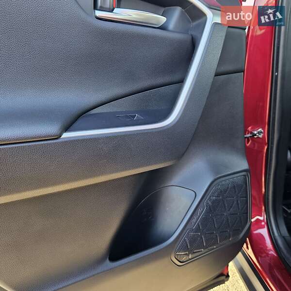 Позашляховик / Кросовер Toyota RAV4 2019 в Києві