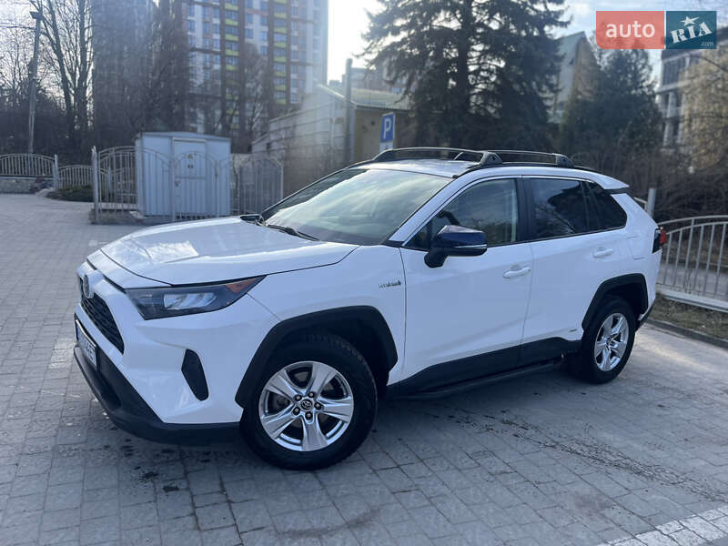 Внедорожник / Кроссовер Toyota RAV4 2019 в Тернополе