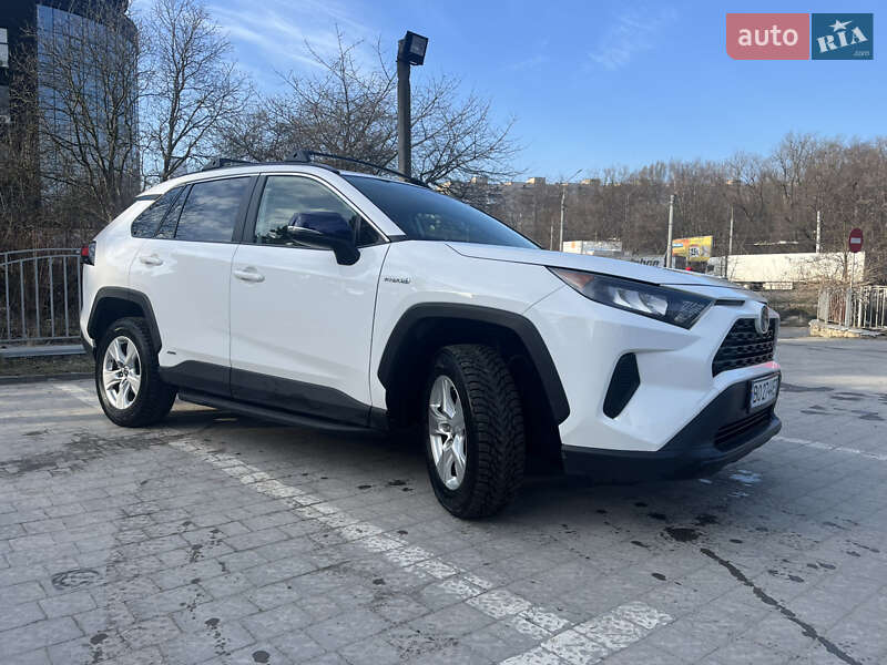 Внедорожник / Кроссовер Toyota RAV4 2019 в Тернополе
