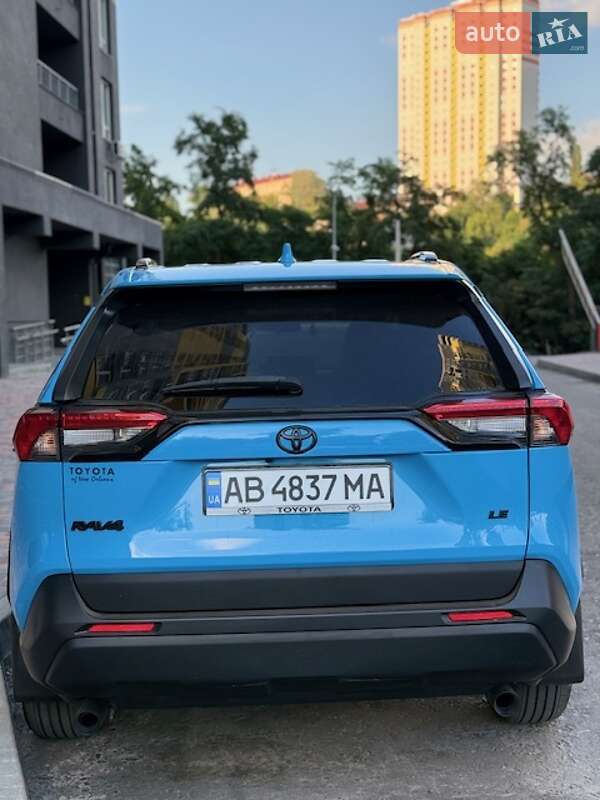 Позашляховик / Кросовер Toyota RAV4 2021 в Києві