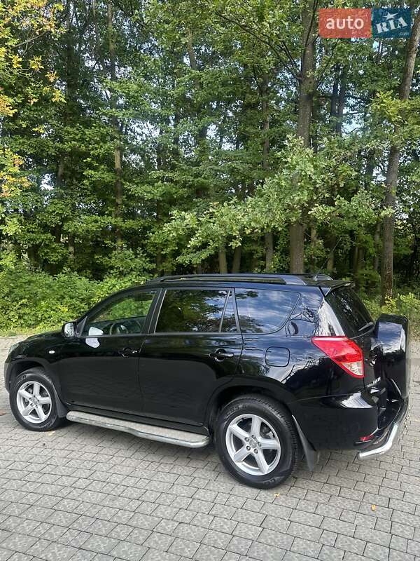 Внедорожник / Кроссовер Toyota RAV4 2008 в Львове