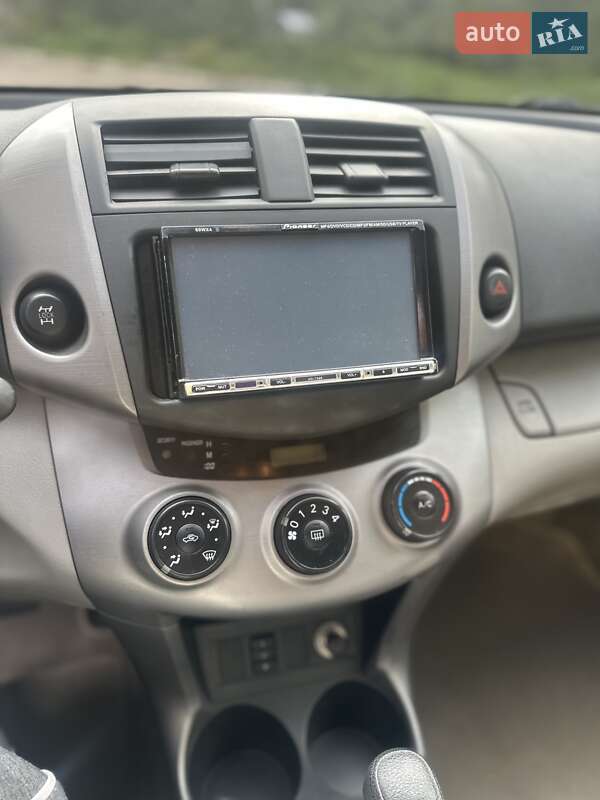 Внедорожник / Кроссовер Toyota RAV4 2008 в Львове