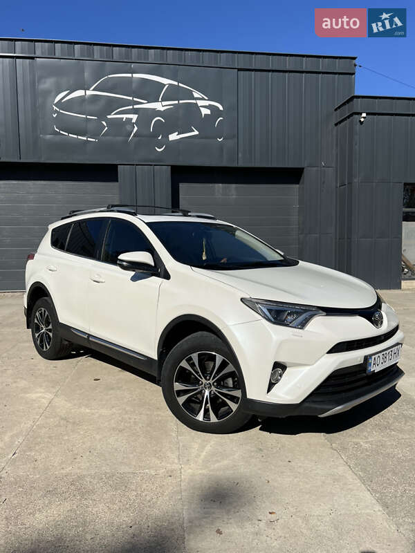Toyota RAV4 2017