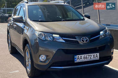 Позашляховик / Кросовер Toyota RAV4 2015 в Києві