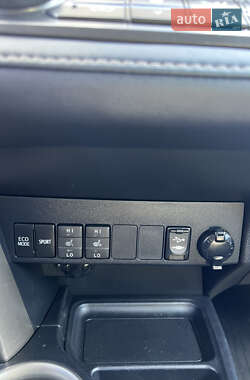 Внедорожник / Кроссовер Toyota RAV4 2014 в 