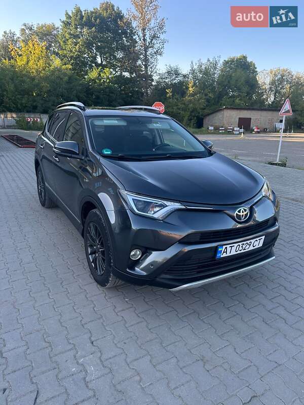 Внедорожник / Кроссовер Toyota RAV4 2015 в Коломые