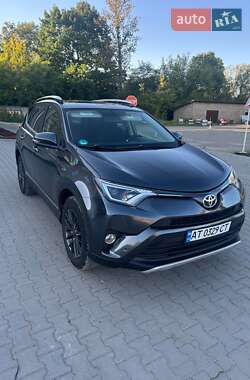 Внедорожник / Кроссовер Toyota RAV4 2015 в 