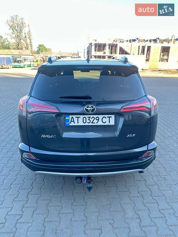 Внедорожник / Кроссовер Toyota RAV4 2015 в Коломые