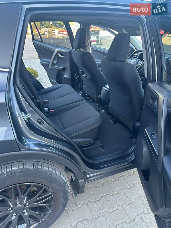 Внедорожник / Кроссовер Toyota RAV4 2015 в Коломые