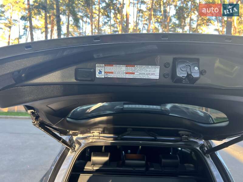 Внедорожник / Кроссовер Toyota RAV4 2018 в Чернигове