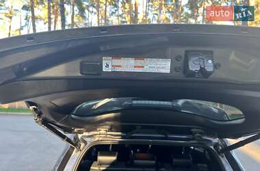 Внедорожник / Кроссовер Toyota RAV4 2018 в 