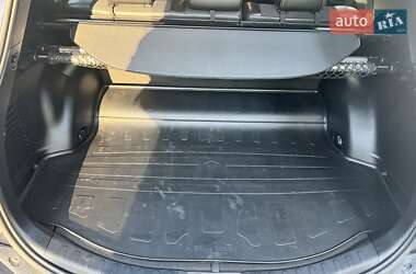 Внедорожник / Кроссовер Toyota RAV4 2018 в 