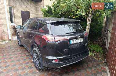 Внедорожник / Кроссовер Toyota RAV4 2017 в 