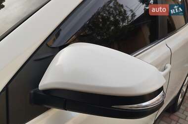 Внедорожник / Кроссовер Toyota RAV4 2013 в 