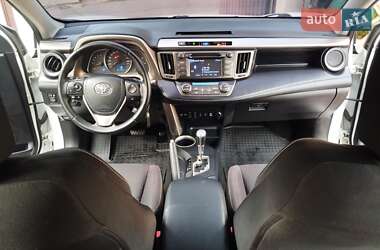 Внедорожник / Кроссовер Toyota RAV4 2013 в 