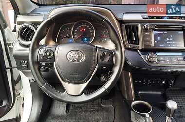 Внедорожник / Кроссовер Toyota RAV4 2013 в 