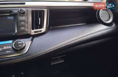 Внедорожник / Кроссовер Toyota RAV4 2013 в 
