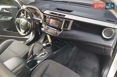 Внедорожник / Кроссовер Toyota RAV4 2013 в 