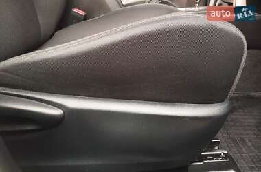 Внедорожник / Кроссовер Toyota RAV4 2013 в 