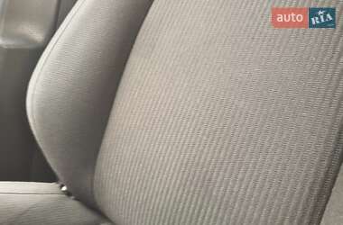 Внедорожник / Кроссовер Toyota RAV4 2013 в 