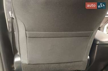 Внедорожник / Кроссовер Toyota RAV4 2013 в 