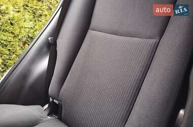 Внедорожник / Кроссовер Toyota RAV4 2013 в 