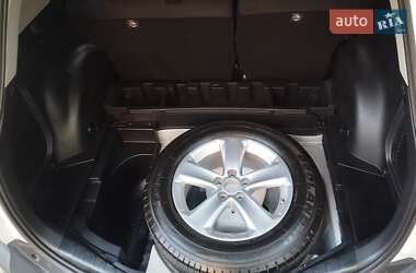Внедорожник / Кроссовер Toyota RAV4 2013 в 