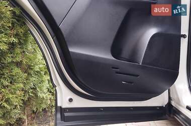 Внедорожник / Кроссовер Toyota RAV4 2013 в 