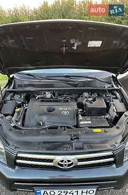 Внедорожник / Кроссовер Toyota RAV4 2008 в 