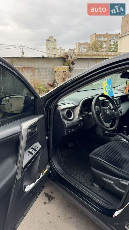 Позашляховик / Кросовер Toyota RAV4 2017 в Києві