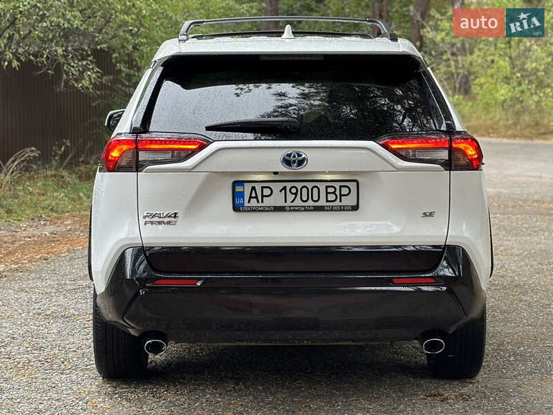 Внедорожник / Кроссовер Toyota RAV4 2021 в Киеве